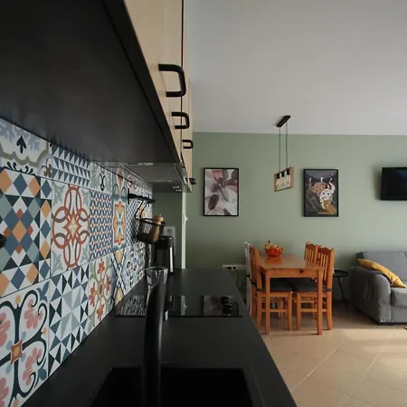 Daisy Grand Kamelia *