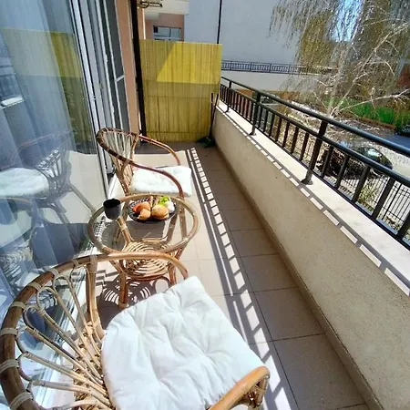 Daisy Grand Kamelia Апартамент *