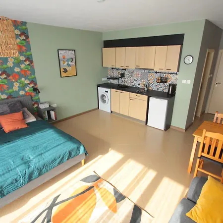 Daisy Grand Kamelia Apartment *