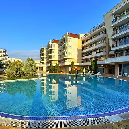 Апартамент Daisy Grand Kamelia Слънчев бряг